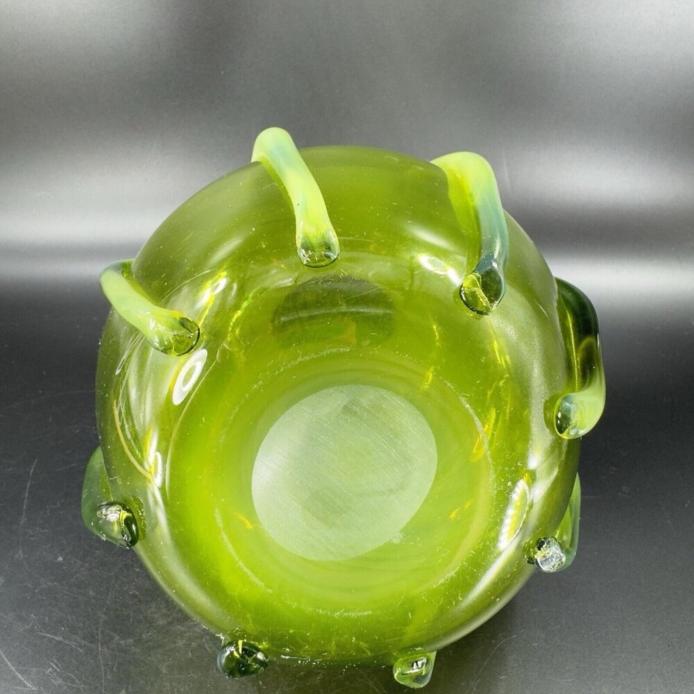 Antique Bohemian Hand Blown Green Opalescent Applied Glass Vase Vessel‎ Vintage - Picture 10 of 16
